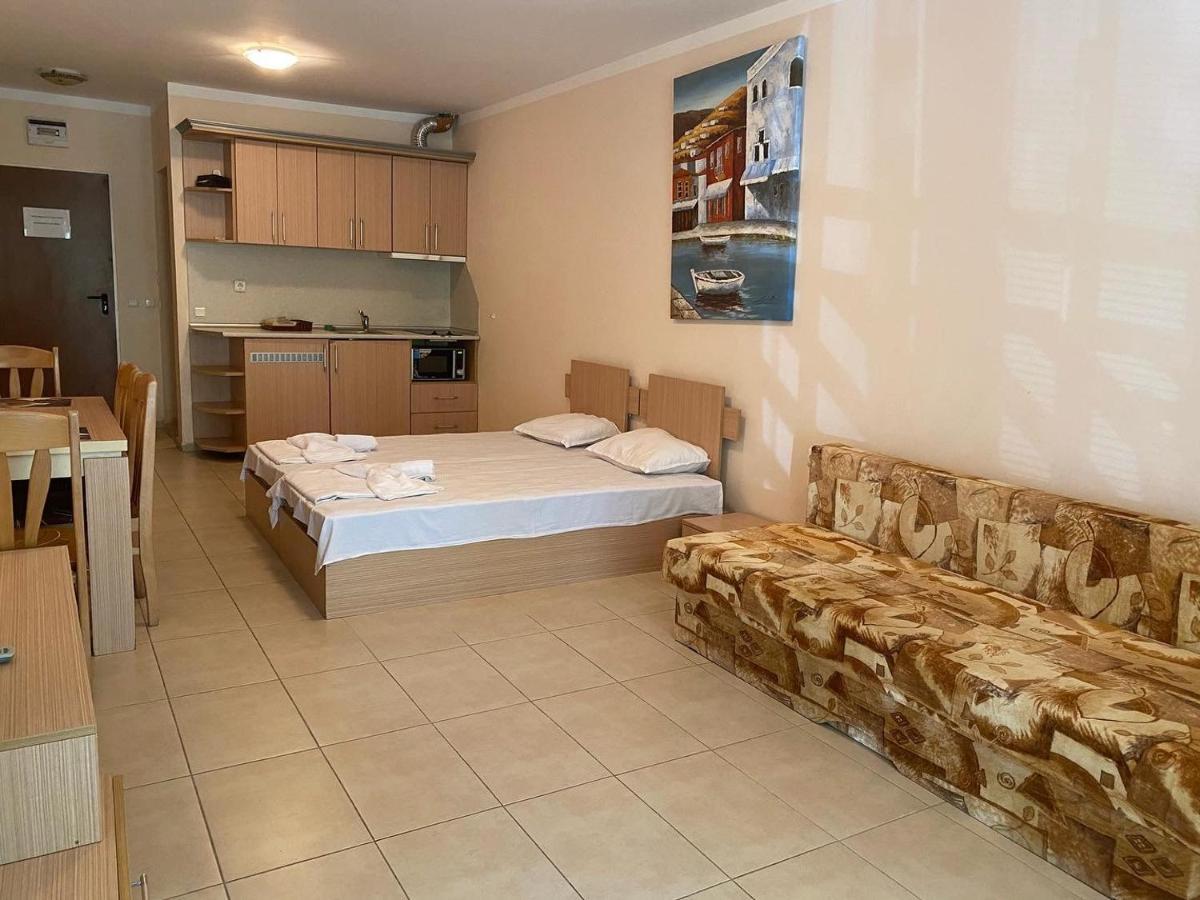 Mm Complex Aparthotel Primorsko Buitenkant foto